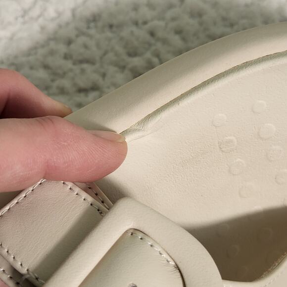 Vionic Cream Sandals with Thong Strap - Picture 6 of 6